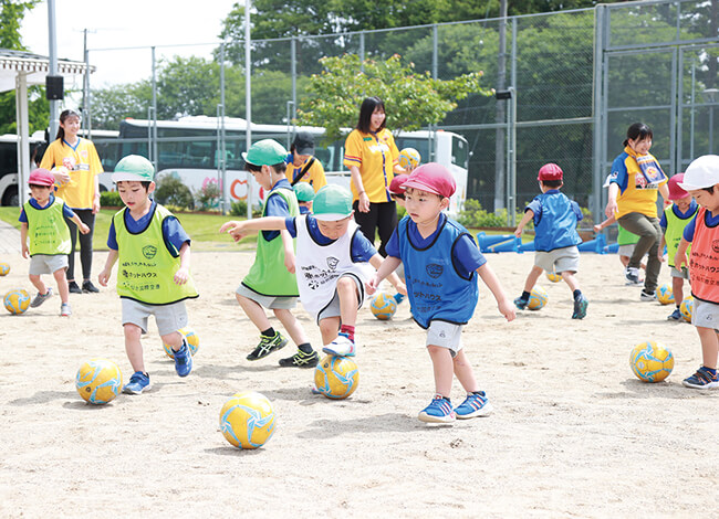 写真紹介 幼稚園キッズサッカーキャラバン活動の様子
