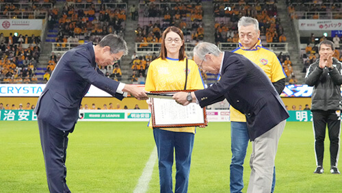 On Sunday, November 10, the final home game ceremony of the 2024 season took place at the 2024 Meiji Yasuda J2 Round 38 match against Oita. Official website of Vegalta Sendai